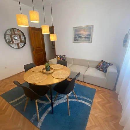 Tiger Lily Apartment